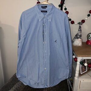 Men’s XL Nautica Dress Shirt 100% Cott Blue and White